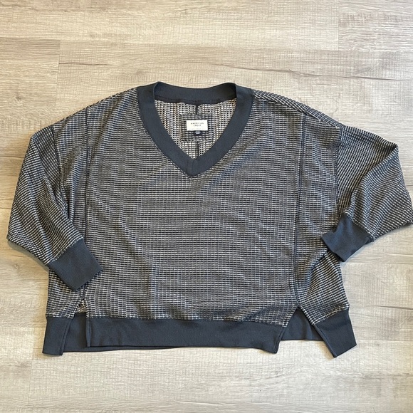 American Eagle Outfitters Sweaters - American Eagle Outfitters Black and Gray V-Neck Sweater.